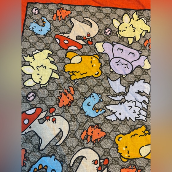 New Authentic Gucci x Pikarar GG Supreme Logo Square Scarf - Picture 6 of 9